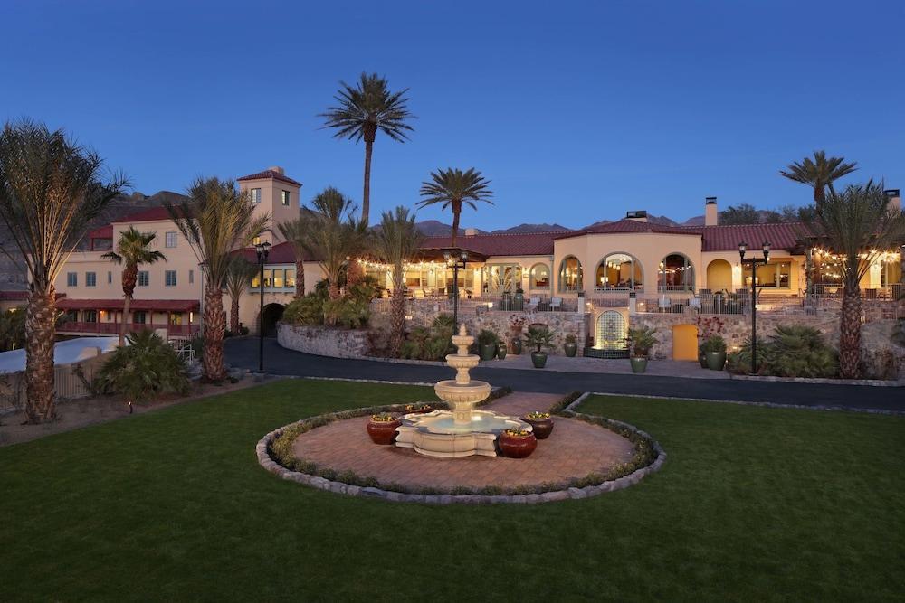 The Inn At Death Valley Indian Village Exterior foto Fountain at the Royal Palms Resort and Spa