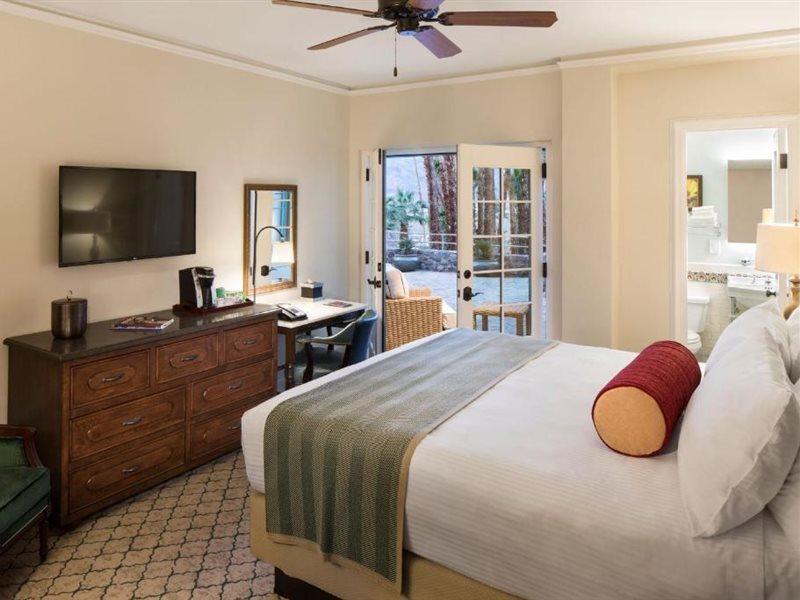 The Inn At Death Valley Indian Village Exterior foto A guest room at the Hotel del Coronado