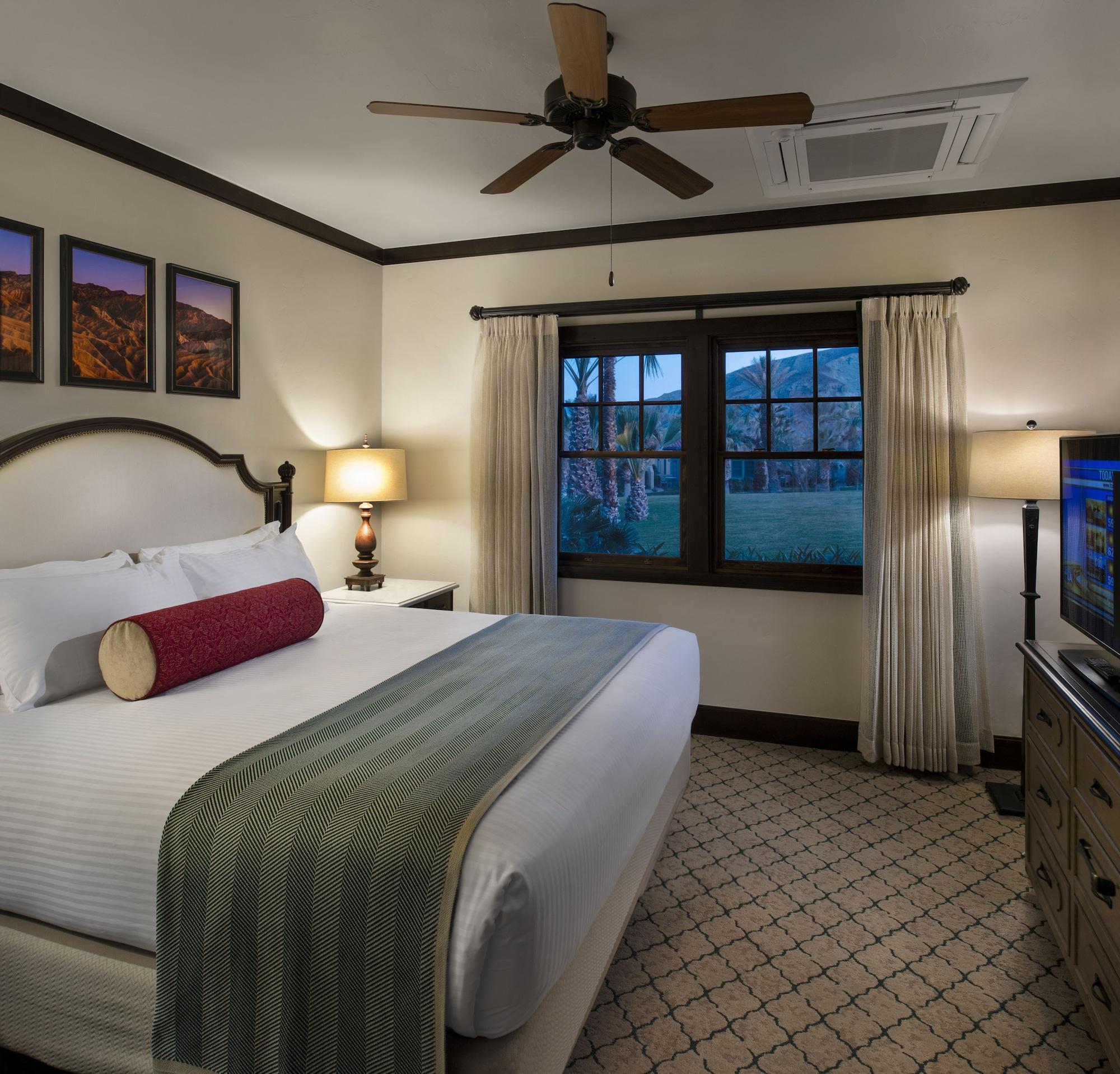 The Inn At Death Valley Indian Village Exterior foto A bedroom at the Cliffs at Mountain Park