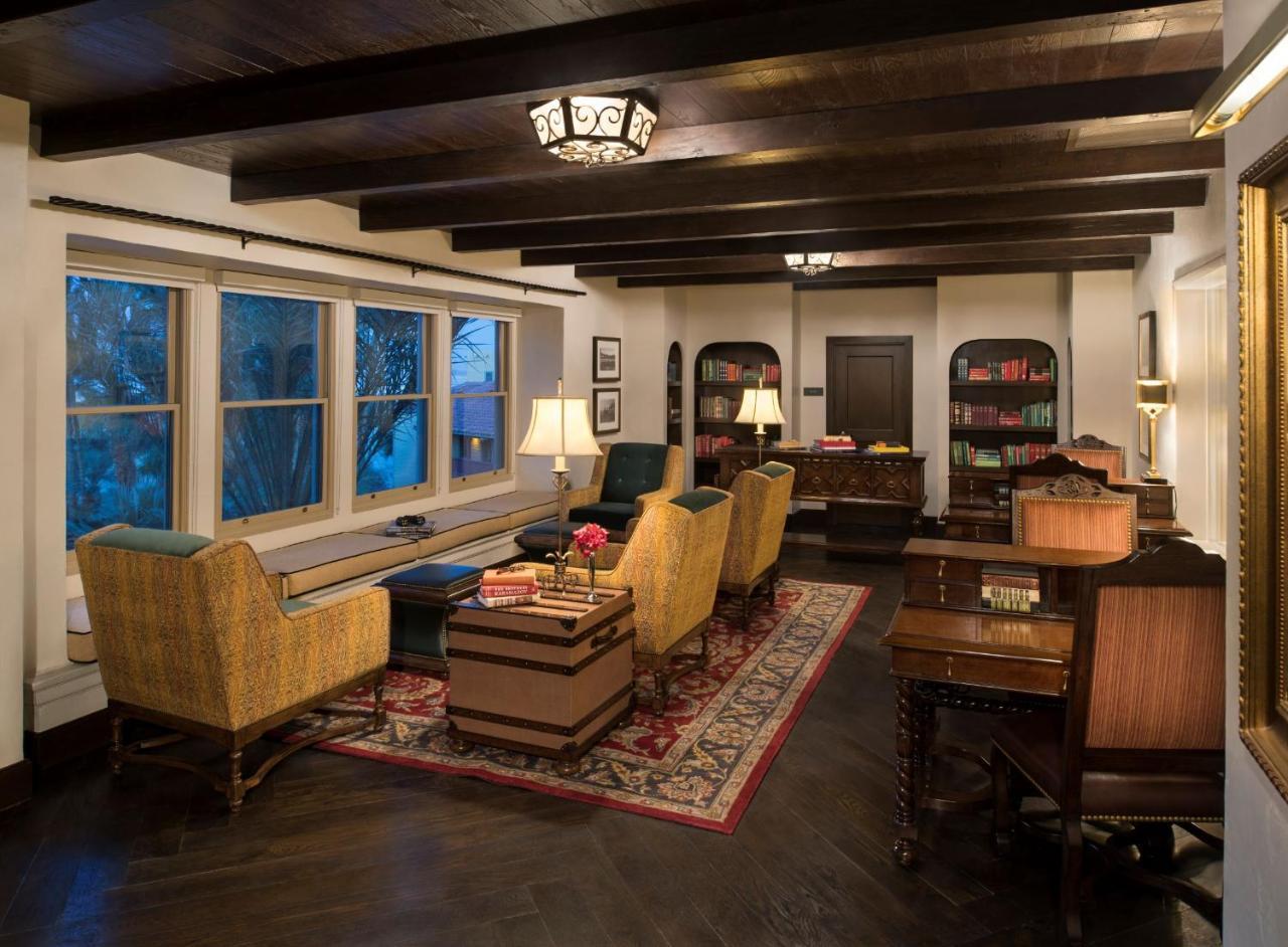 The Inn At Death Valley Indian Village Exterior foto The living room