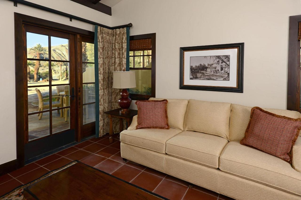 The Inn At Death Valley Indian Village Exterior foto A rendering of a living room
